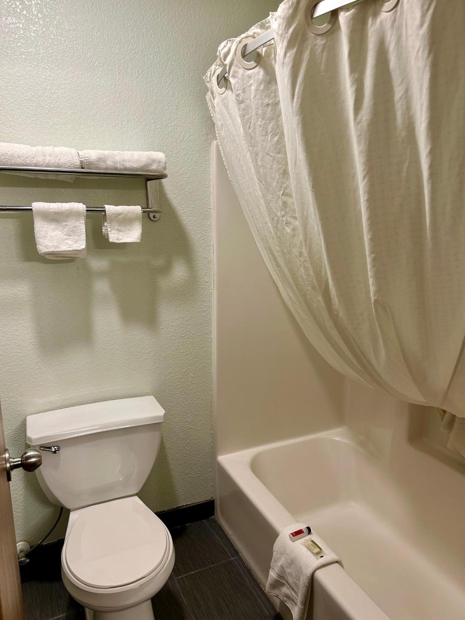 Super 8 By Wyndham Platte City Kansas City Area Экстерьер фото